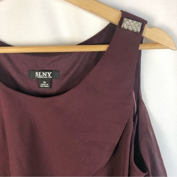 SLNY New York Burgundy Red Tiered Shift Knee Length Dress 10 - Picture 4 of 7